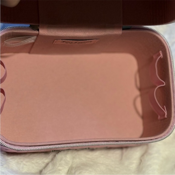 Juicy Couture Travel Cosmetic Case - Picture 6 of 7